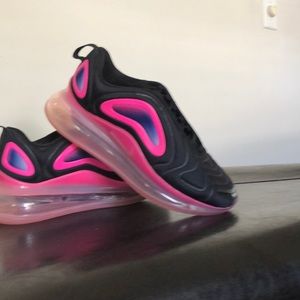Nike air max 720 size 5.5Y (women’s 6.5)